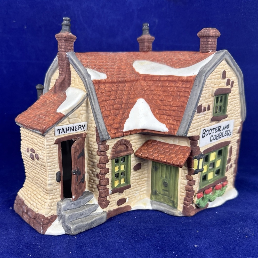 Dept. 56 Dickens' Heritage Village Series "Booter And Cobbler" #5924-2 In Box - Picture 4 of 9